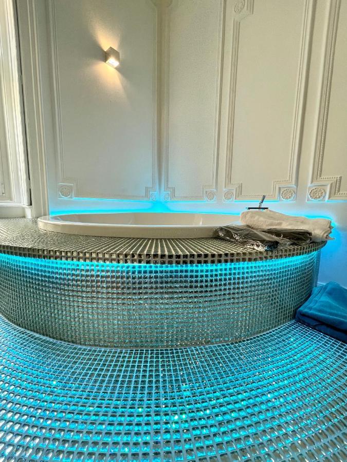 Enzo Capo Jacuzzi Andrassy Apartment Будапеща Екстериор снимка